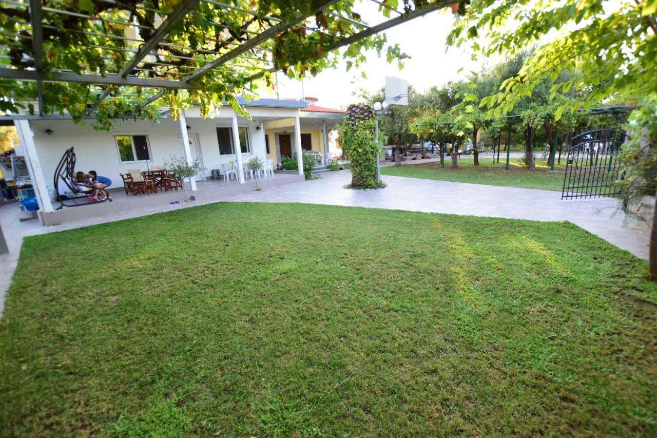 V Luxury Suites Toroni 3 Exterior photo
