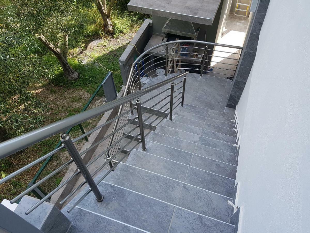 V Luxury Suites Toroni 3 Exterior photo